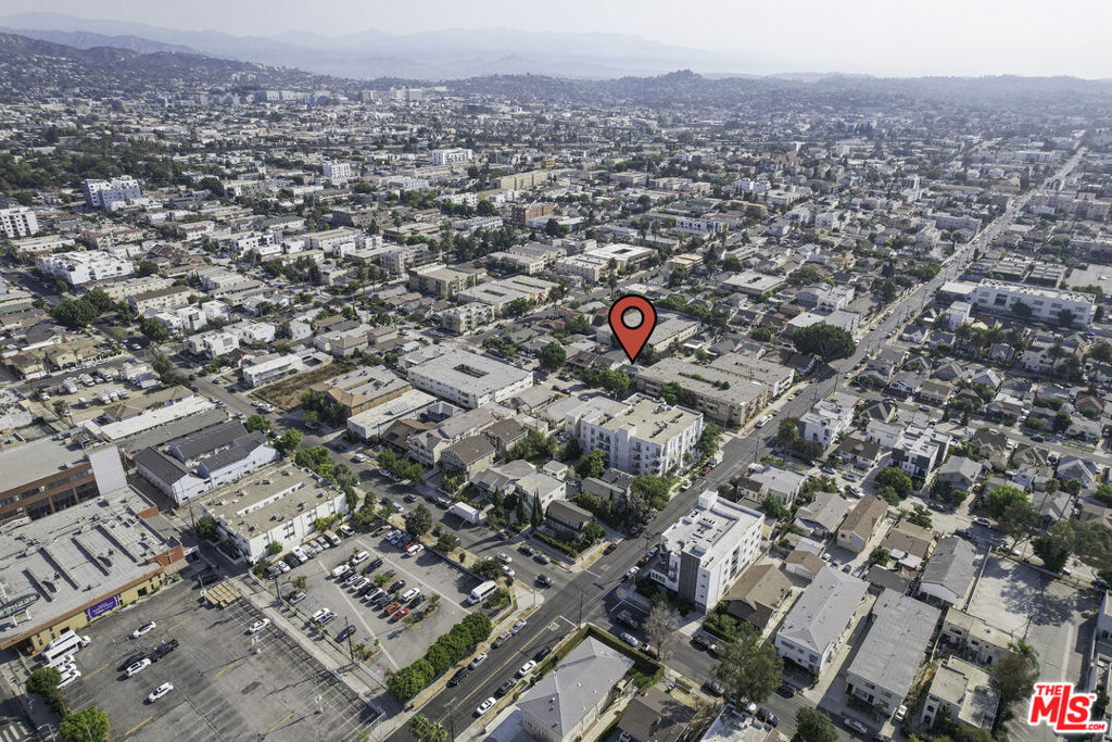 416 N Serrano Avenue Property Photo 15