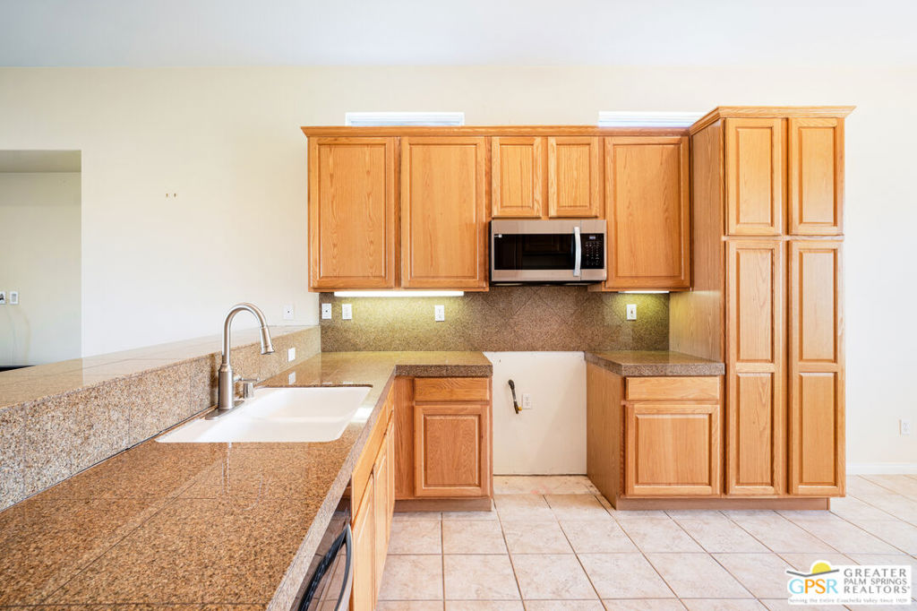 44077 Royal Troon Drive Property Photo 4