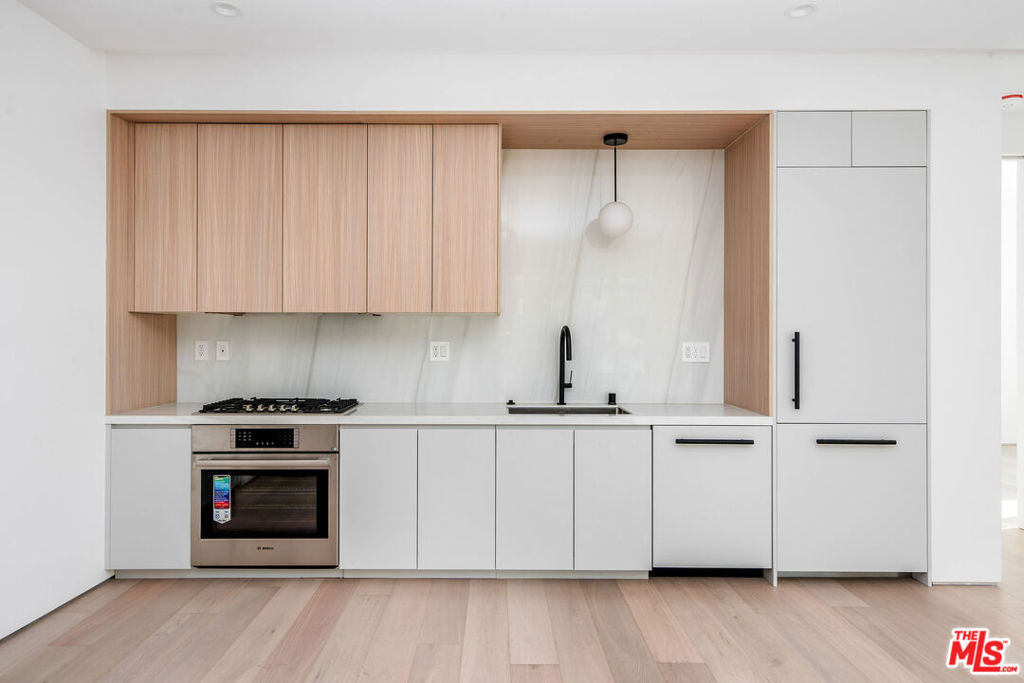 1136 N La Cienega Boulevard Ph503 Property Photo 1
