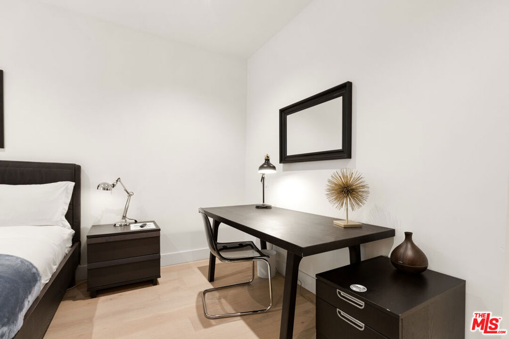 1818 Thayer Avenue 201 Property Photo 13