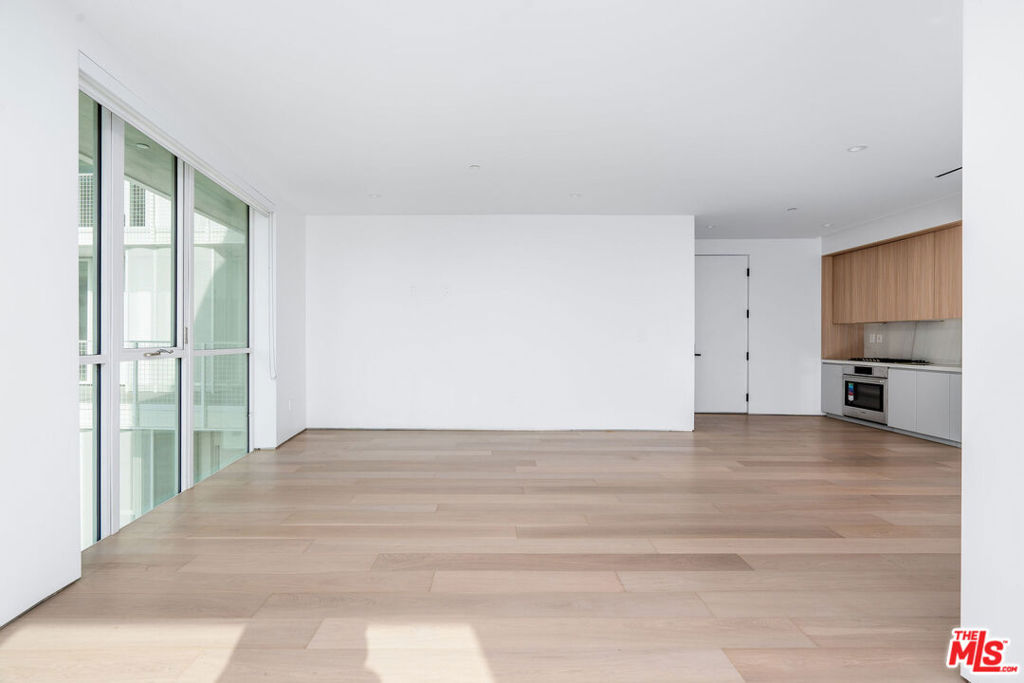 1136 N La Cienega Boulevard 201 Property Photo 3