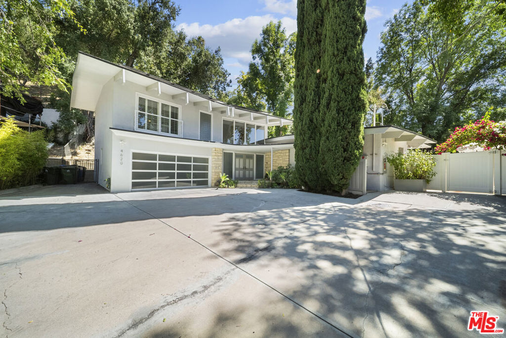 4620 Balboa Avenue Property Photo 3
