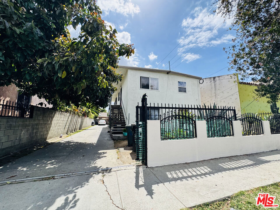 6214 Hooper Avenue Property Photo 3