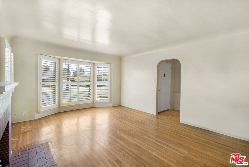 3785 Degnan Boulevard Property Photo 8