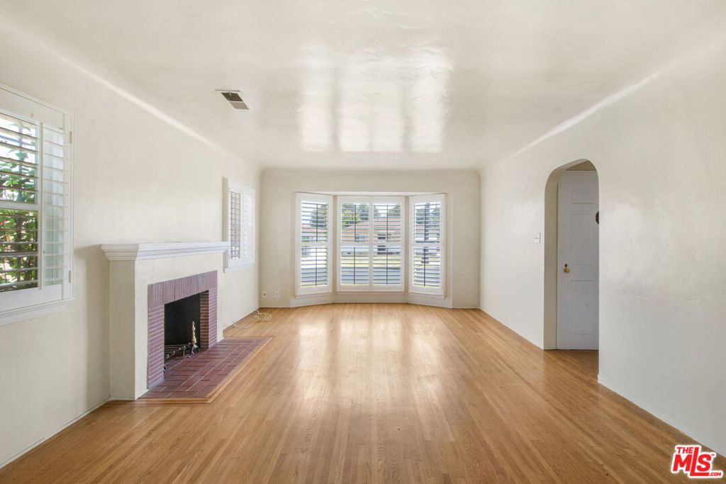 3785 Degnan Boulevard Property Photo 9