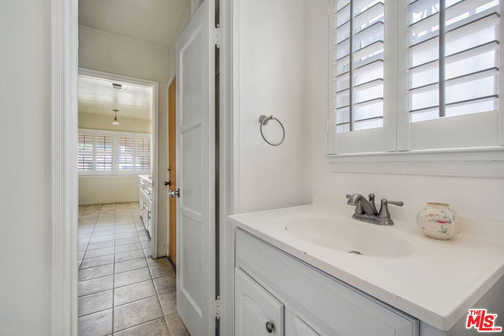 3785 Degnan Boulevard Property Photo 18