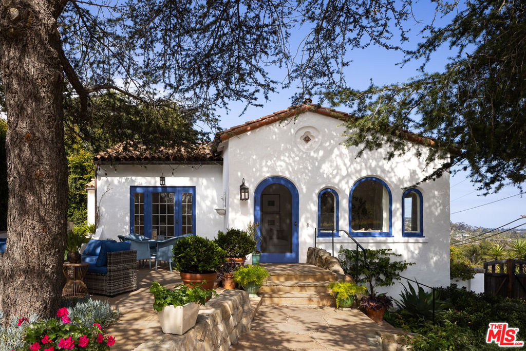 878 Paseo Ferrelo Property Photo 1