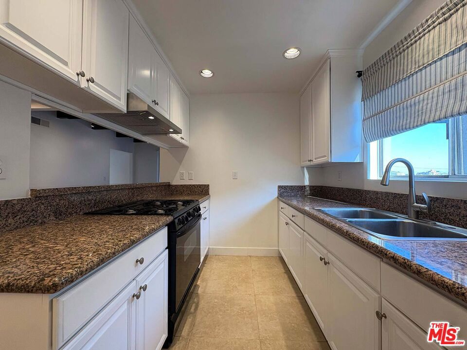 870 Figueroa Terrace 1 Property Photo 8