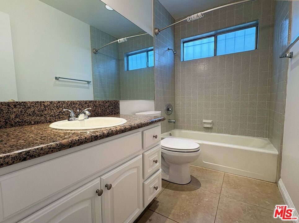 870 Figueroa Terrace 1 Property Photo 27