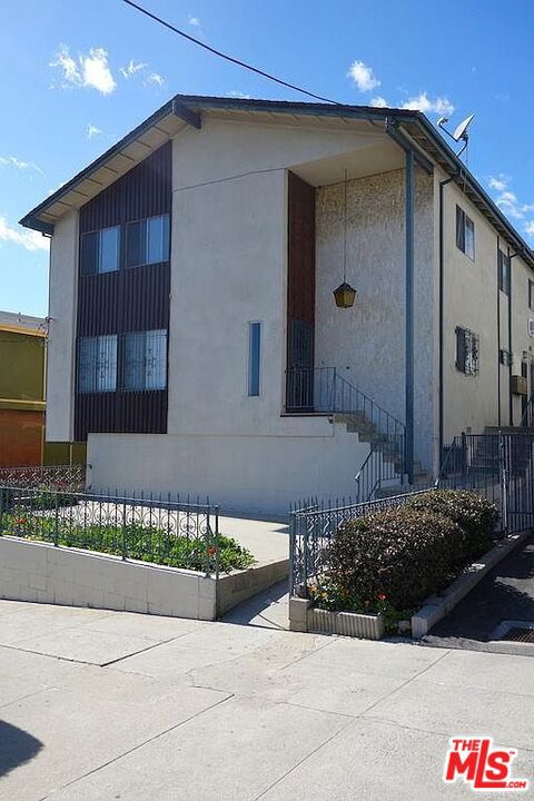 870 Figueroa Terrace 1 Property Photo 28
