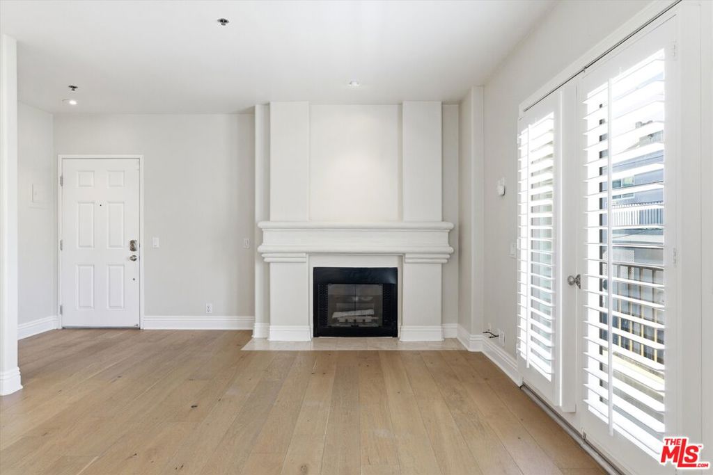 11838 Kiowa Avenue 203 Property Photo 6