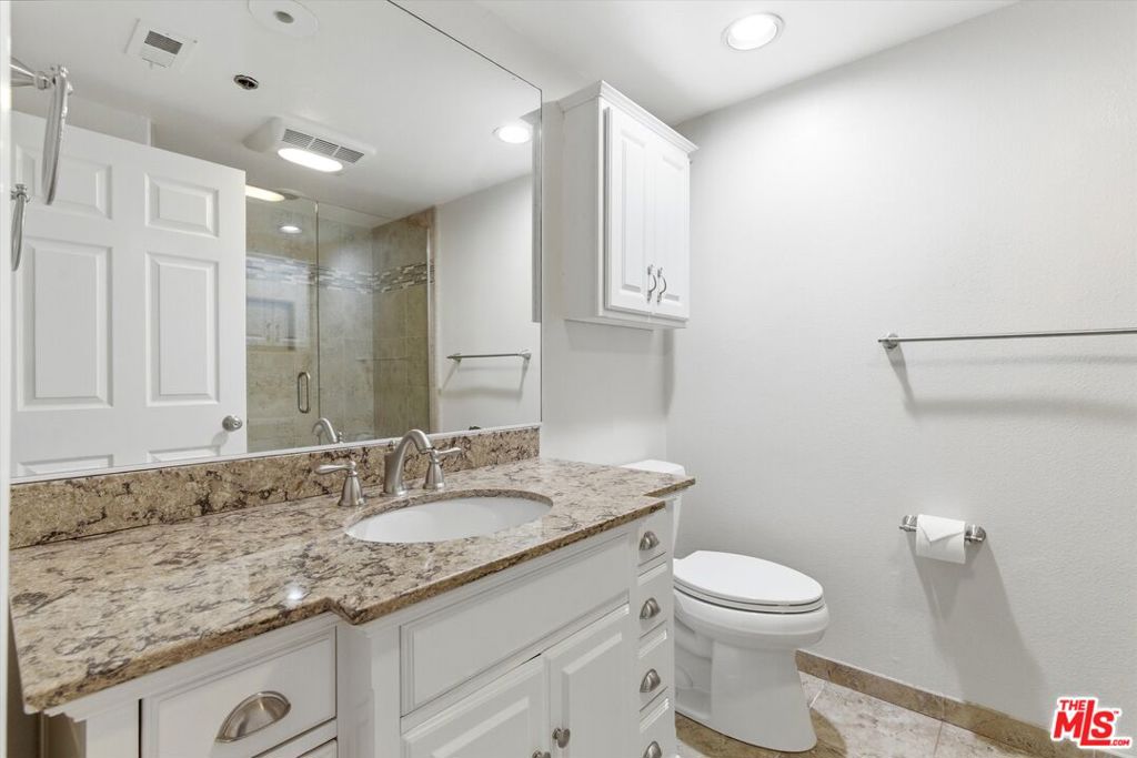 11838 Kiowa Avenue 203 Property Photo 19