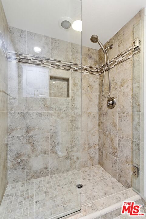 11838 Kiowa Avenue 203 Property Photo 20