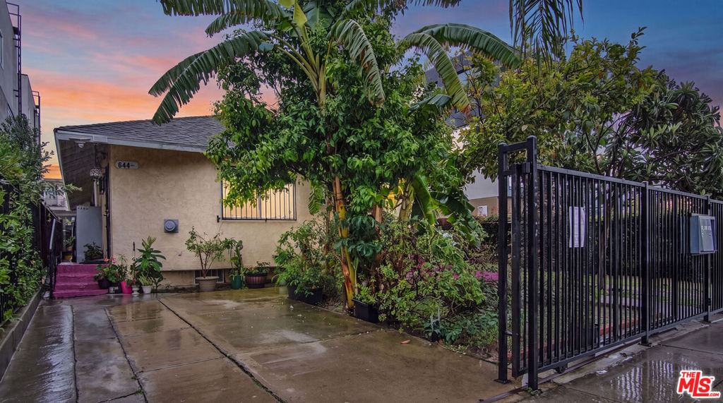 644 N Serrano Avenue Property Photo 1
