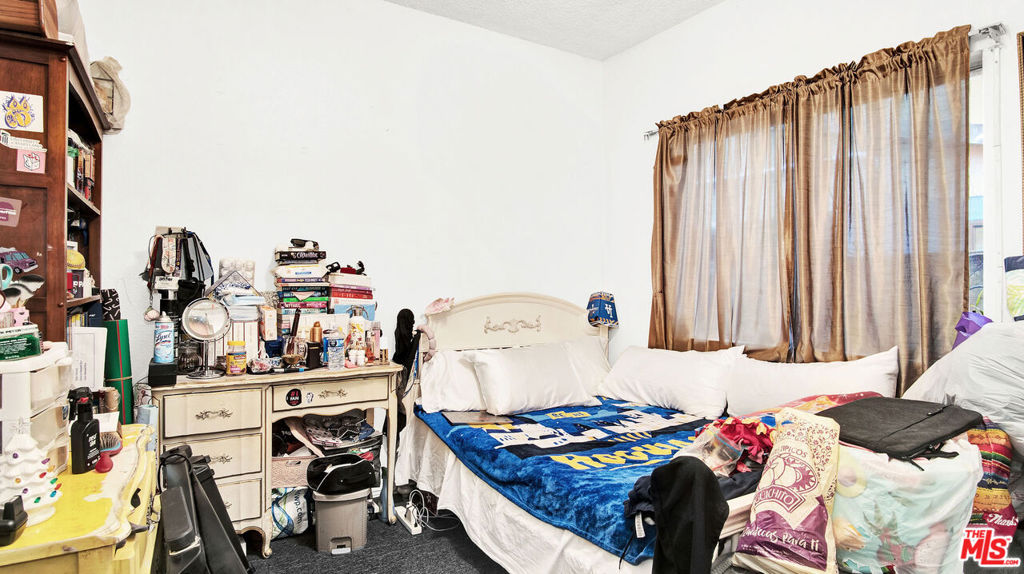 644 N Serrano Avenue Property Photo 10