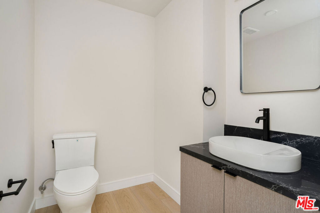 5320 Cartwright Avenue 307 Property Photo 11