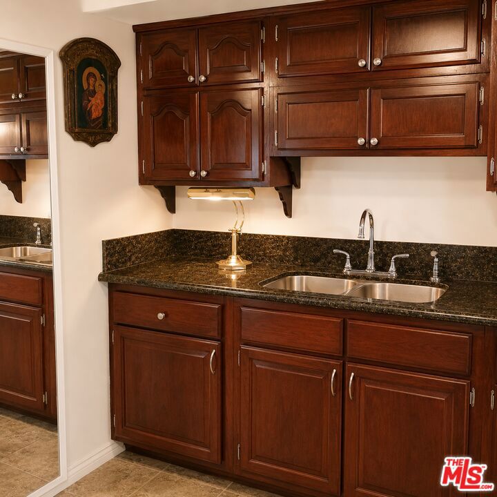 657 W 66th Street Property Photo 7