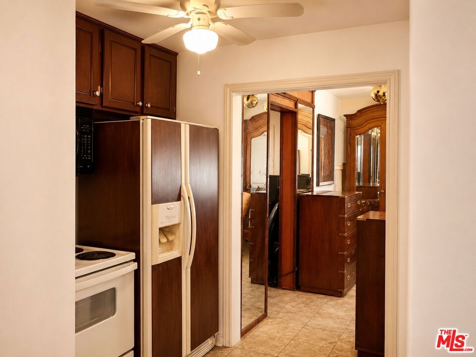 657 W 66th Street Property Photo 8