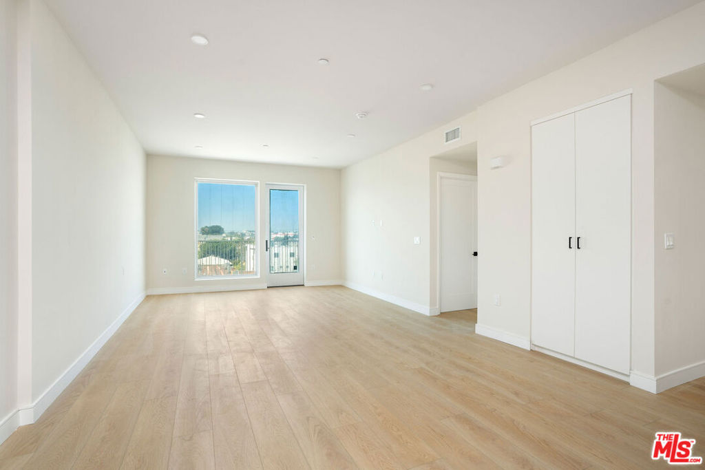 5320 Cartwright Avenue 406 Property Photo 3