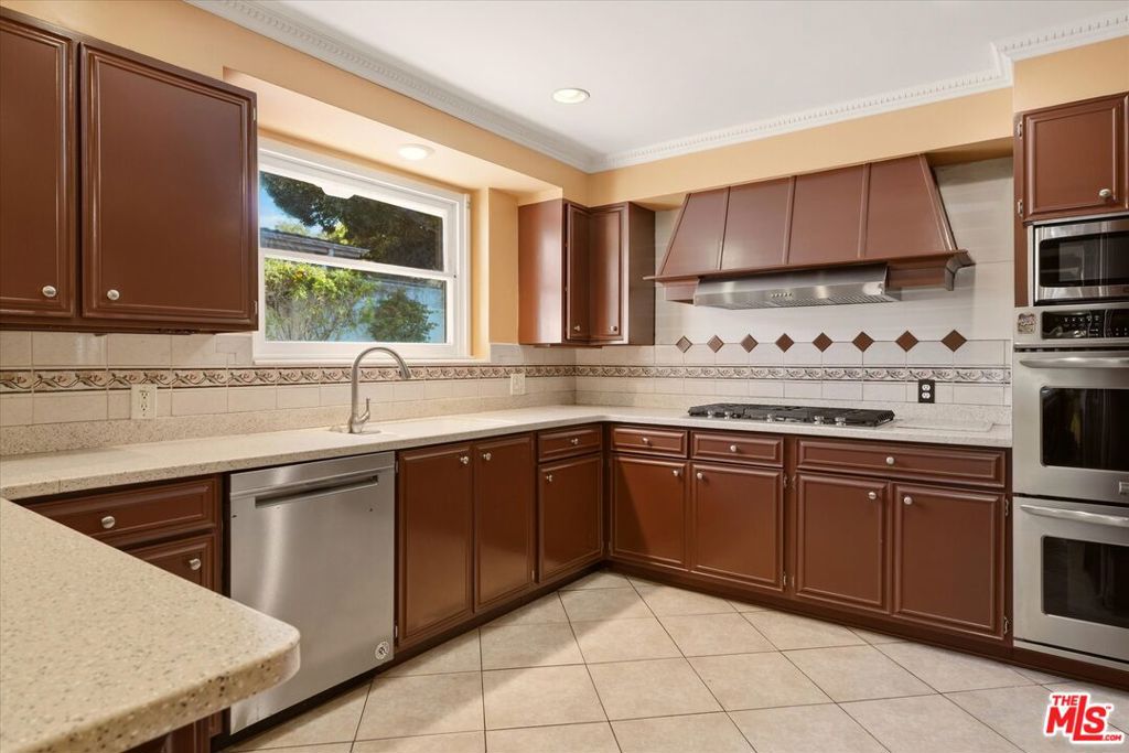 4131 Mantova Drive Property Photo 20