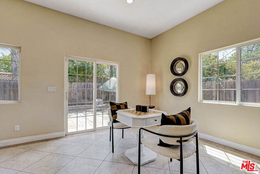 17550 Collins Street Property Photo 19