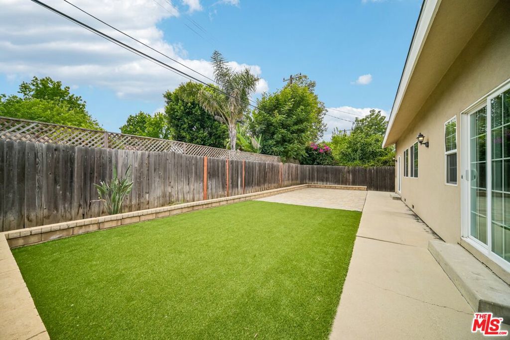 17550 Collins Street Property Photo 38