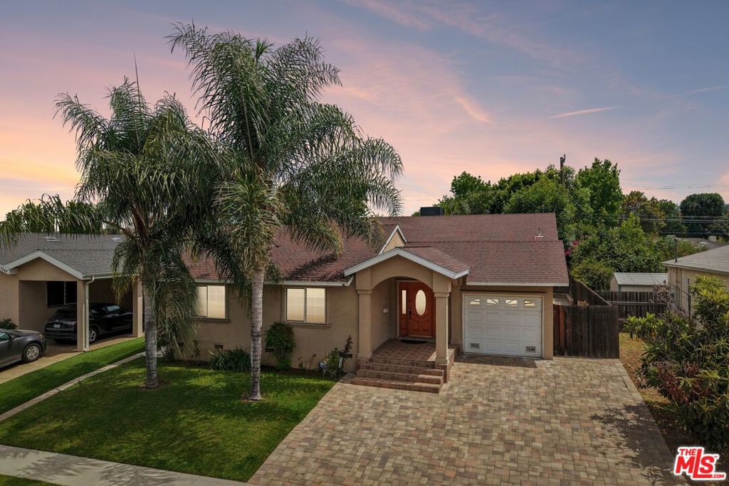 17550 Collins Street Property Photo 44