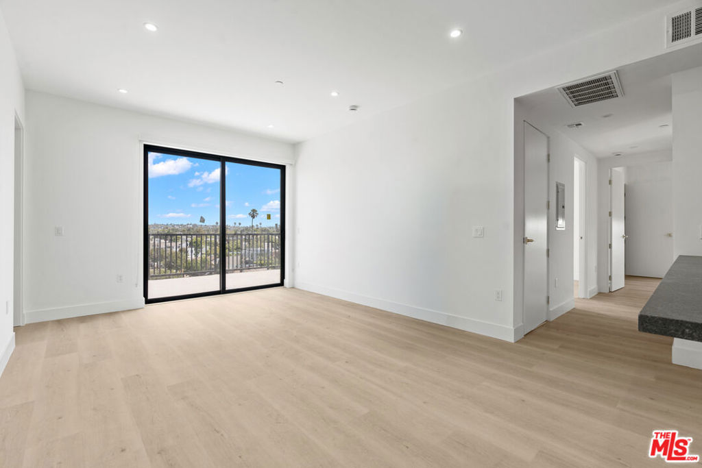 1808 Lincoln Boulevard 505 Property Photo 6
