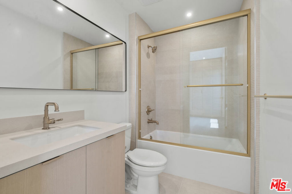1808 Lincoln Boulevard 505 Property Photo 18