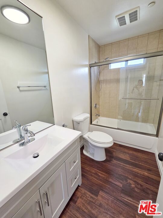 1719 W 39th Pl Property Photo 8