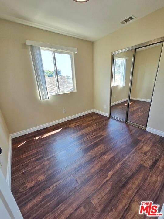 1719 W 39th Pl Property Photo 12
