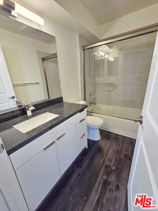 2651 S Hobart Blvd 6 Property Photo 4