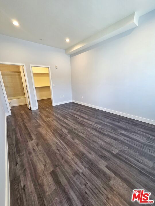 2651 S Hobart Blvd 6 Property Photo 6
