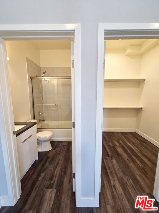 2651 S Hobart Blvd 6 Property Photo 11