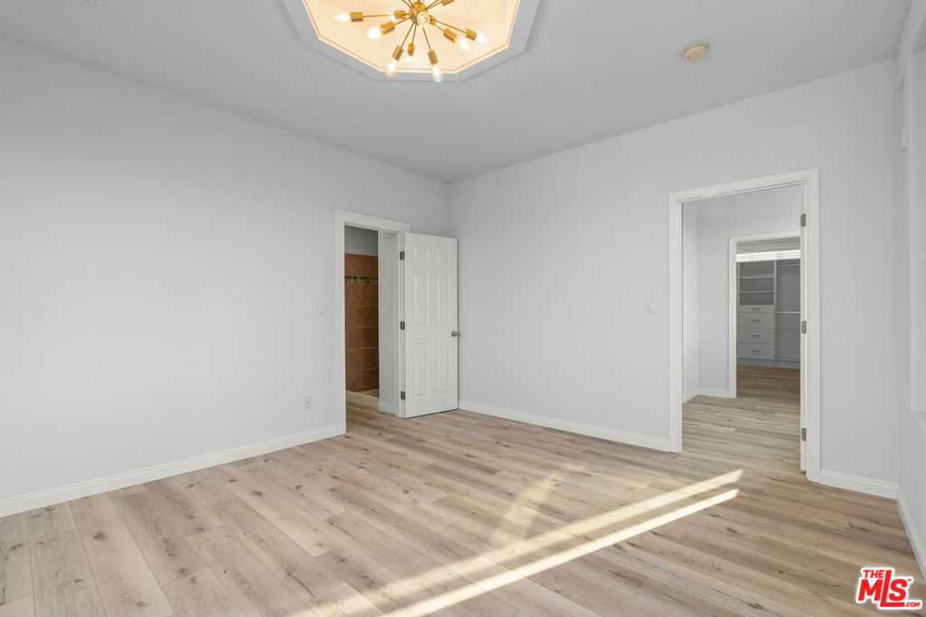 1250 S Windsor Boulevard Property Photo 16