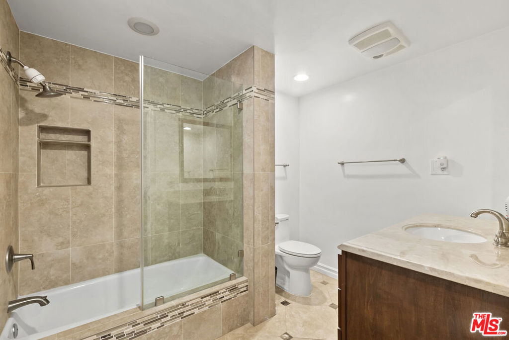 1233 Corsica Drive Property Photo 8