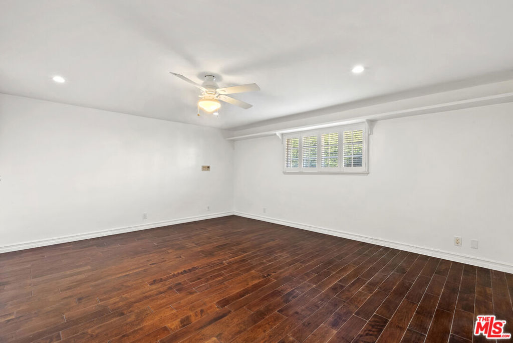 1233 Corsica Drive Property Photo 9