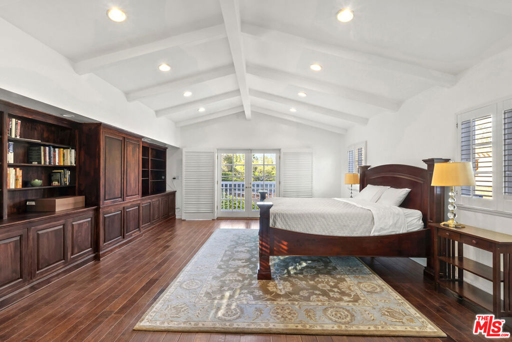 1233 Corsica Drive Property Photo 11