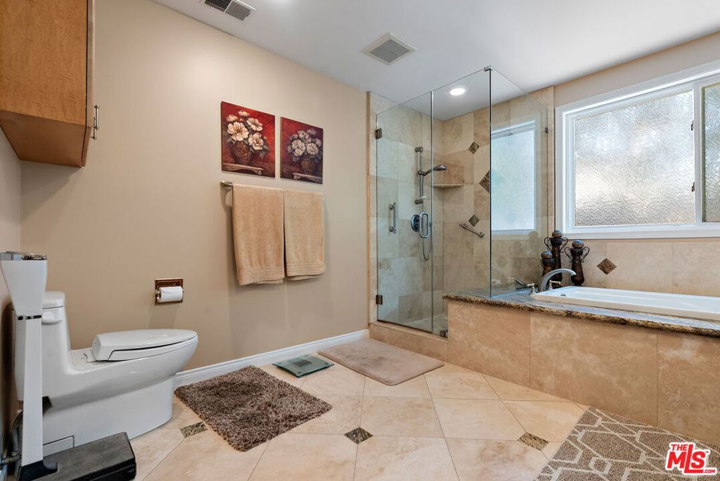 5700 Tenneyson Drive Property Photo 12