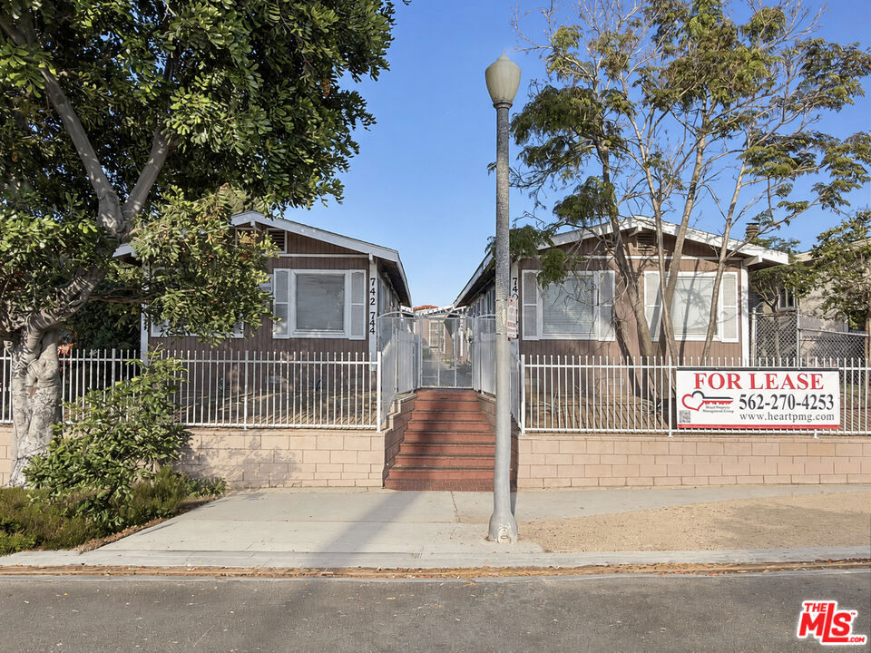 740 Daisy Avenue Property Photo 1