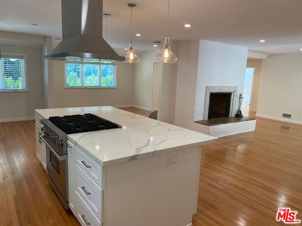 2201 Coldwater Canyon Drive Property Photo 8