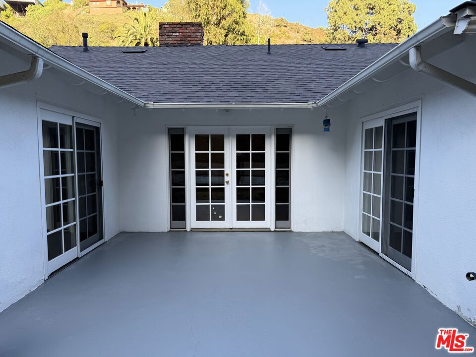 2201 Coldwater Canyon Drive Property Photo 20