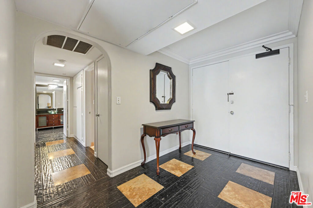 10535 Wilshire Boulevard 510 Property Photo 5