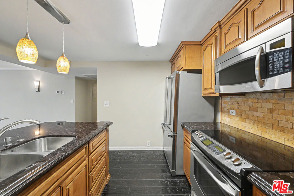 10535 Wilshire Boulevard 510 Property Photo 7