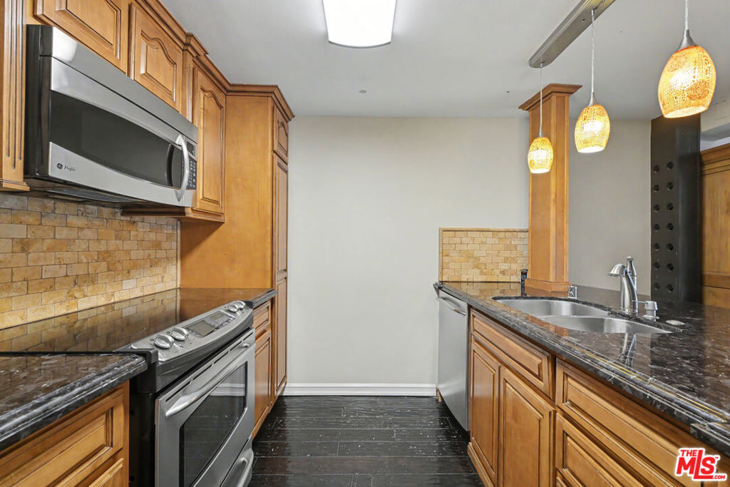 10535 Wilshire Boulevard 510 Property Photo 9