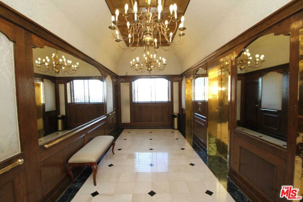 10535 Wilshire Boulevard 510 Property Photo 56
