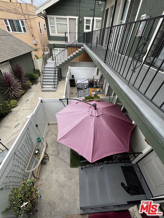 1142 E 1st Street Property Photo 10