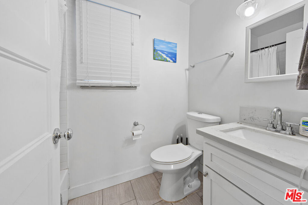 1142 E 1st Street Property Photo 20