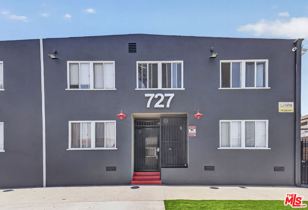 727 Olive Avenue Property Photo 1