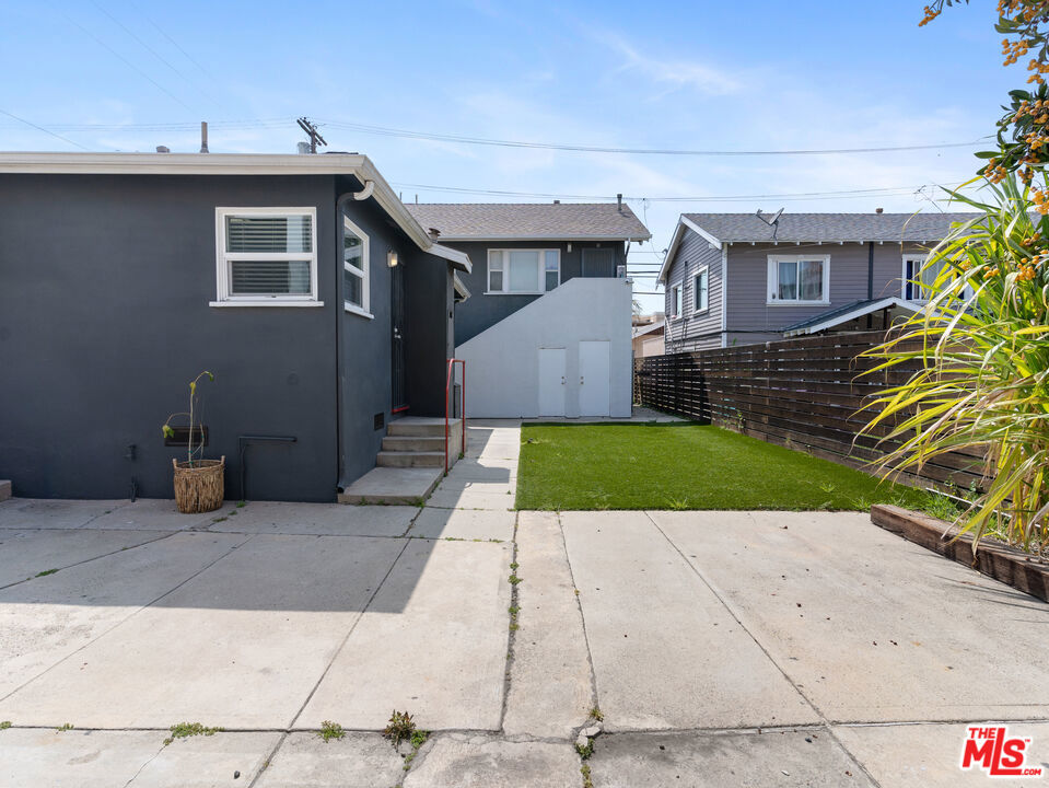727 Olive Avenue Property Photo 2